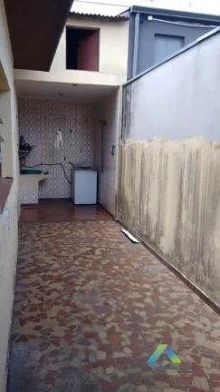 Imagem SANTO ANDRÉ Sobrado 189 metros, 2 dormitórios, EDICULA 4 vagas com ótima localização e valor !!!