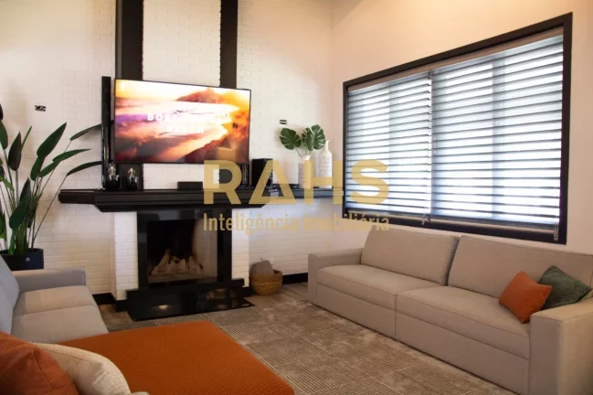 Imagem Linda residência em localização priveligiada no bairro América, pronta para ser sua! Casa de 439...