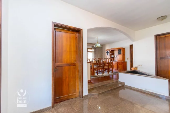 Imagem Casa Térrea averbada com 4 quartos à venda, 377 m² por R$ 1.690.000 - Capão da Imbuia - Curitiba/PR