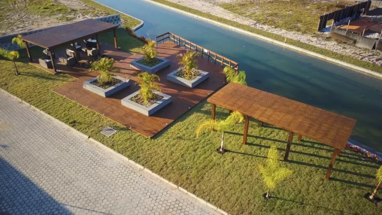 Imagem Terreno 450m² à venda em Garopaba-SC: CONDOMÍNIO AQUALINA LAKE CLUB - Luxo à Beira da Lagoa!