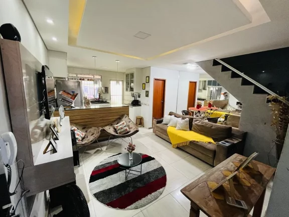 Casa Duplex em Santa Luzia