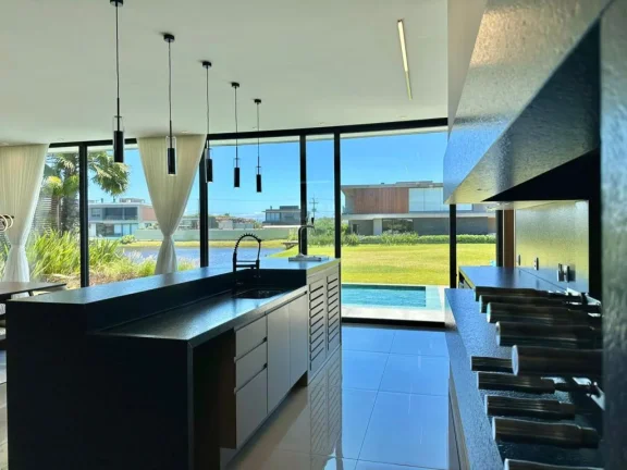 Imagem Casa em Condominio 5 Dormitórios - Bairro xangri-la