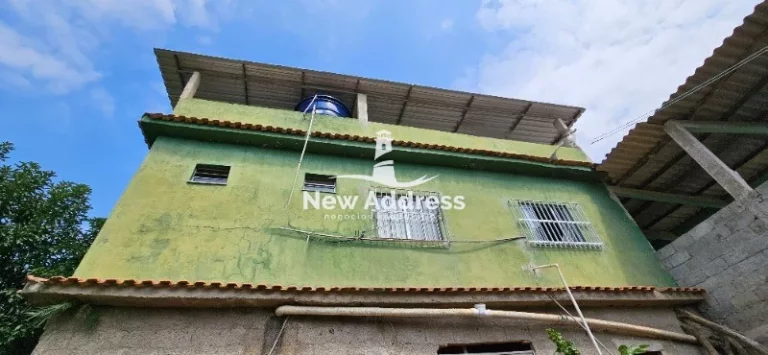 Imagem Viva em uma chácara a apenas 5 minutos do centro de Cariacica! Esta propriedade oferece uma casa espaçosa de 180 m² com terraço.