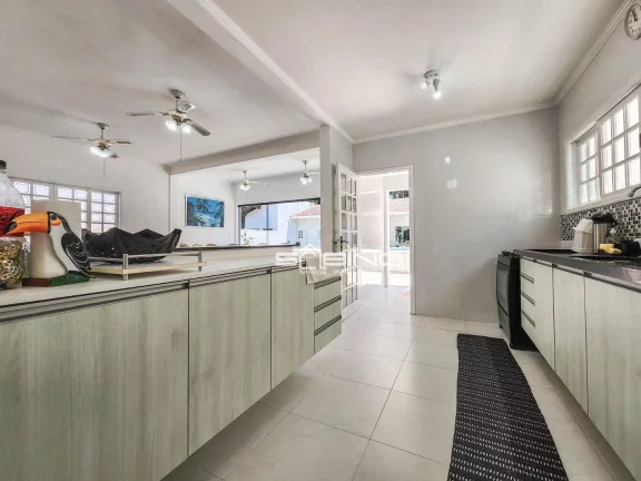 Imagem Belíssima casa à venda e Locação Anual com 4 Dormitórios 2 Suítes 281m² de área útil, na Riviera de São Lourenço - Bertioga SP