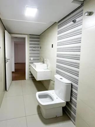 Imagem Casa Comercial para Alugar na Vila Isabel | 195m² com Pé Direito Duplo e Salas Integradas – Ideal para Escritórios, Clínicas e Empresas
