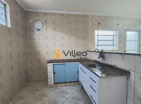 Imagem Descubra o prazer de viver em uma casa que combina elegância, espaço e localização estratégica....