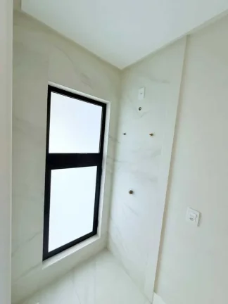 Imagem Apartamento sem mobilia com 4 dormitórios sendo 4 suítes e 4 vagas de garagem em Balneário Camboriú