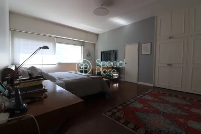 Imagem Lindo e super espaçoso. Imóvel ideal para quem precisa de espaço, iluminação e ventilação nat...