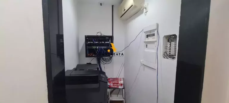 Imagem Barra Da Tijuca - Cond O2 Corporate - Vendo Maravilhosa Loja Triplex com 78m² totalmente reformada pronta para uso!