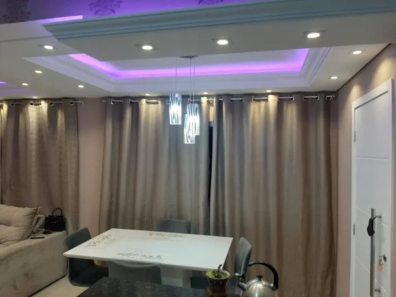 Imagem Terreno com Linda Casa não Averbada no Pinheirinho