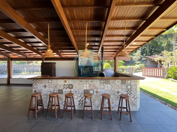Imagem Imperdível Casa à Venda em Ubatuba-SP: 6 quartos, 4 suítes, 3 salas, 5 banheiros, 7 vagas, 753,00m²!