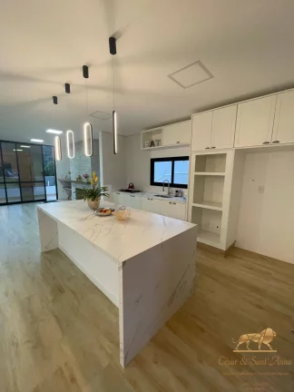 Imagem Linda casa no estilo Americano, um estilo único em Campos do Jordão - SP