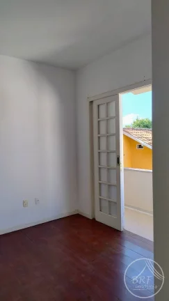 Imagem Ampla casa de 2 pavimentos 4 dormitórios (suíte) no Balneário do Estreito