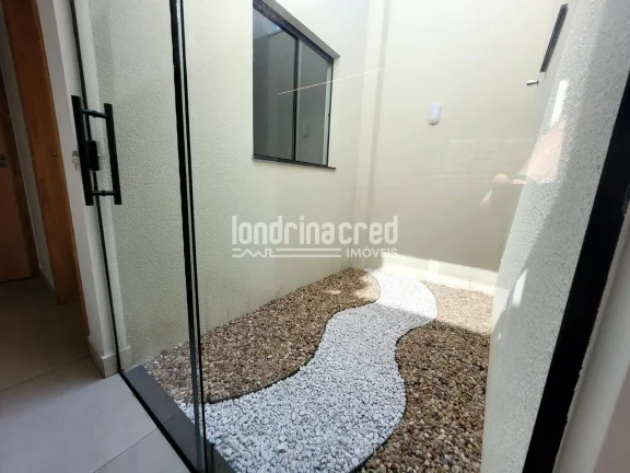Imagem Excelente casa no Condomínio Heimtal Park com 3 dormitórios (1 suíte), sala e cozinha integradas, 2 banheiros e 1 vaga em terreno de 150m².