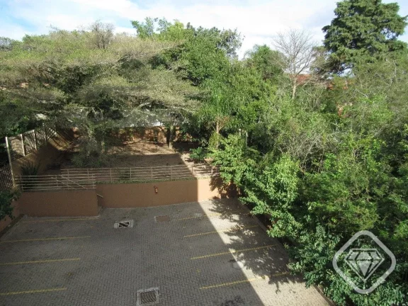 Imagem Apartamento com 2 dormitórios, garagem, elevador, prédio moderno e excelente construção no Bairr...