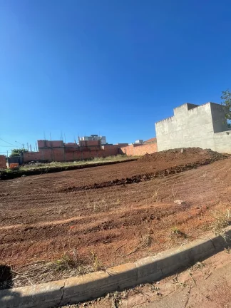 Imagem Terreno de Esquina à Venda no Bairro dos Ipês, Boituva