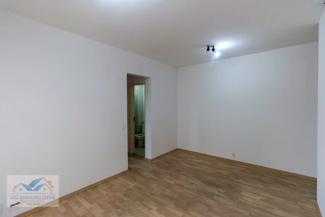 Imagem Apartamento à Venda, 2 dormitórios cxom 1 suíte, 2 vagas. Vila Olimpia. R$ 950.000,00