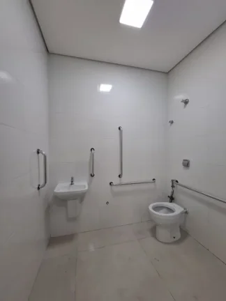 Imagem Sala Comercial Térrea com Vitrine para Locação  Parque Cele