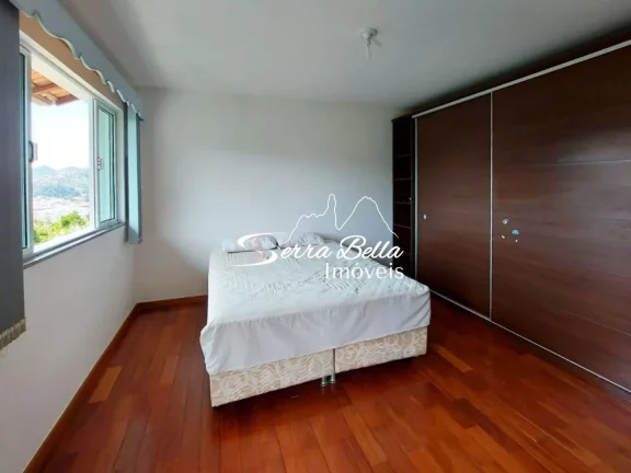 Imagem Casa com 4 dormitórios à venda, 138 m² por R$ 750.000,00 - Iucas - Teresópolis/RJ