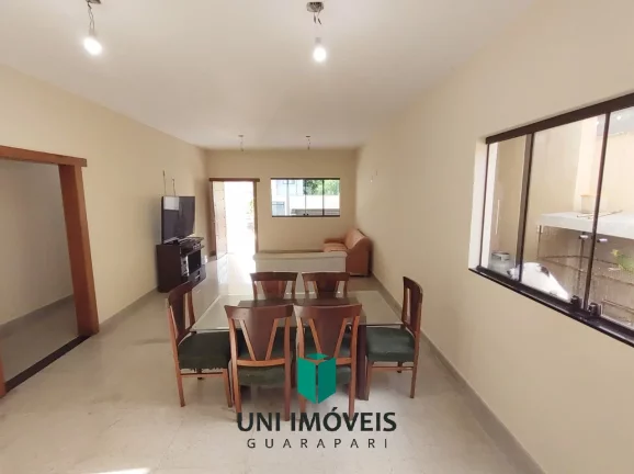 Imagem Linda e ampla casa à venda em Nova Guarapari, 10 minutos a pé da Praia de Peracanga e Bacutia.