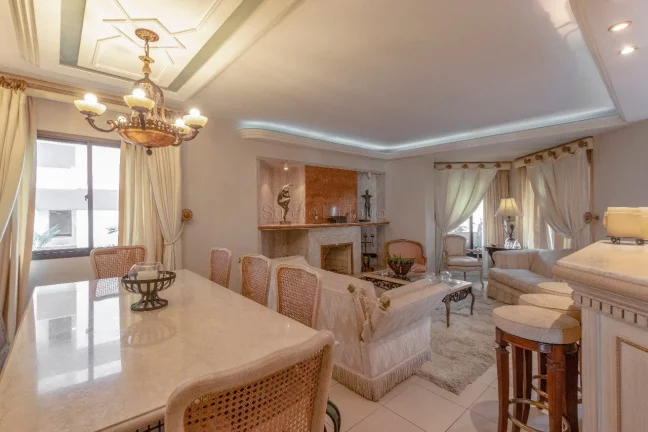 Apartamento com ótima localização, próximo à estação Clínicas do metrô. Região muito favor...