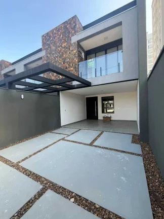Imagem Geminado alto padrão com 3 suítes sendo 1 master e 2 vagas de garagem - Saguaçu | Joinville/SC