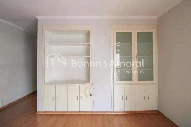 Imagem Situado no charmoso e desejado bairro Cambuí, em Campinas, este apartamento oferece uma impressiona...