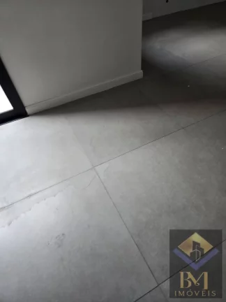 Imagem Lindo apartamento em prédio 2 andares com elevador.