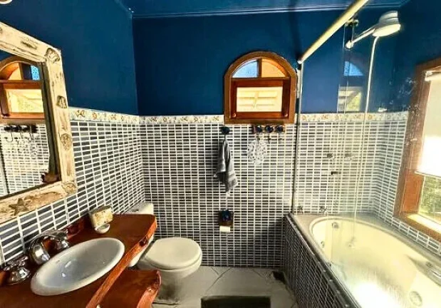 Imagem Aconchego em Gonçalves: Suítes com Jacuzzi e Alma Mineira