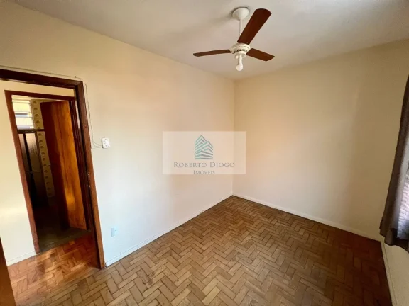 Imagem Apartamento à venda em Niterói-RJ, bairro São Lourenço: 2 quartos, 1 sala, 1 banheiro, 1 vaga de garagem - 50m² de área.