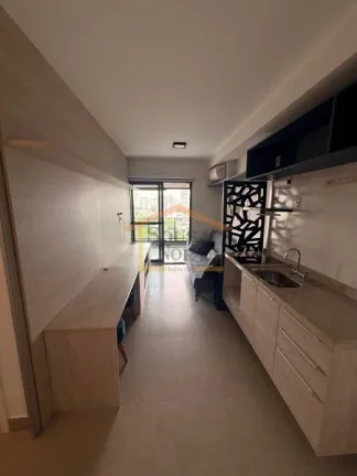 Imagem Apartamento 1 dormitório, banheiro, bem conservado e equipado com móveis planejados, sacada com fe...