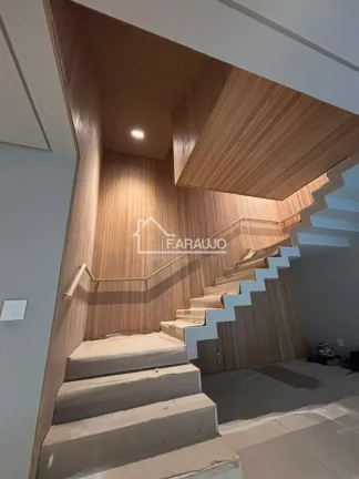 Imagem Casa em Condomínio à venda em Alphaville Nova Esplanada 2 com 677m² 4 suítes, 6 vagas