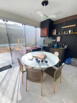 Imagem Casa à Venda no Bairro Farolândia - 3/4 com Suíte, Área Gourmet e Energia Solar!