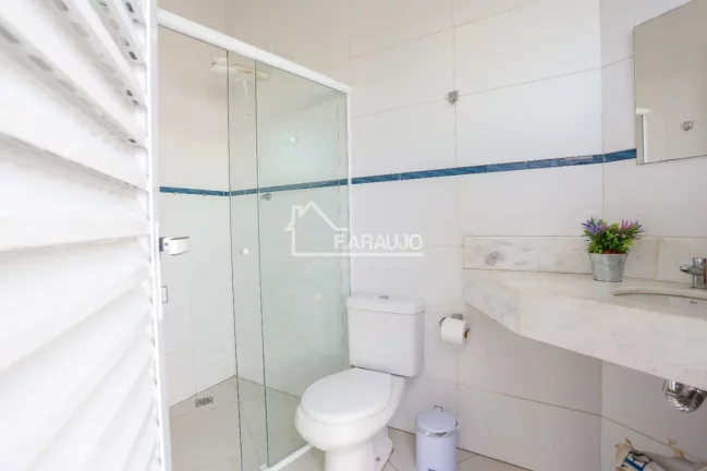 Imagem Casa em Condomínio à venda em Villa dos Inglezes com 330m² 3 suítes, 4 vagas