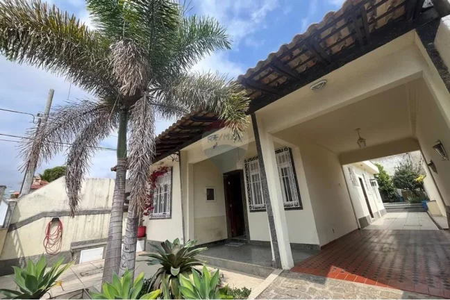 Imagem Casa á venda com 3 quartos e com 126m² em Praça Seca - Rio De Janeiro