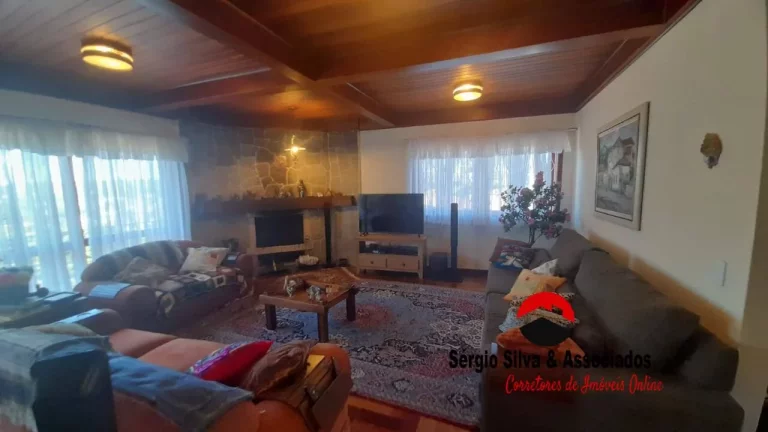 Imagem Casa a Venda em Condomínio na Região do Vale Encantado Campos do Jordão -SP