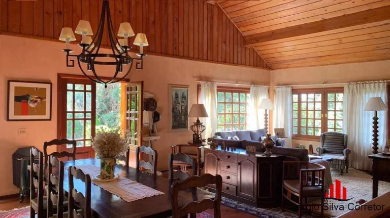 Imagem Casa com 5 dormitórios à Venda em Condomínio Fechado por R$ 6.500,00 m².