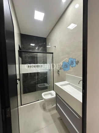 Imagem Excelente Casa à Venda em Rio Verde-GO, Residencial Canaã: 3 Quartos, 1 Suíte, 1 Sala, 3 Banheiros, 2 vagas, 127m². Confira!