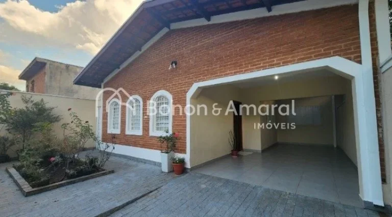 Imagem Encante-se com esta bela casa térrea, estrategicamente localizada próxima ao Shopping Dom Pedro, e...