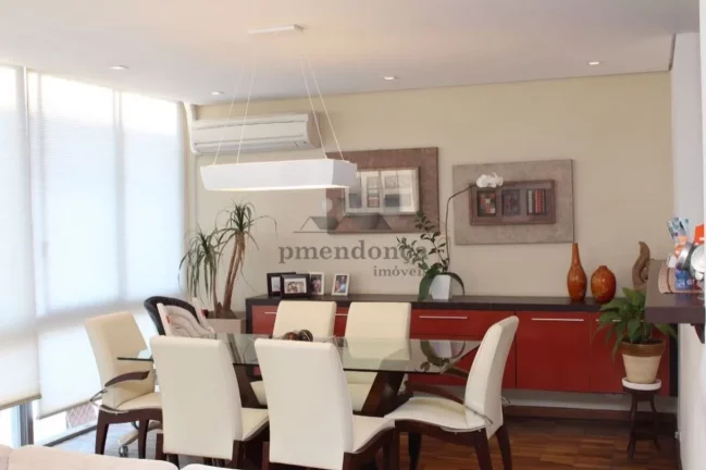 Imagem Belíssimo apartamento em andar alto, sendo 1 por andar, recém reformado com fino acabamento. Bem a...