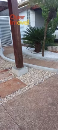 Imagem Casa em Condomínio à venda em Ribeirão Preto-SP, Jardim Ouro Branco: 3 quartos, 1 suíte, 2 salas, 2 banheiros, 2 vagas de garagem, 170m². Conheça o Condomínio Residencial Ouro Verde com a Quer Imóvel Negócios Imobiliários!