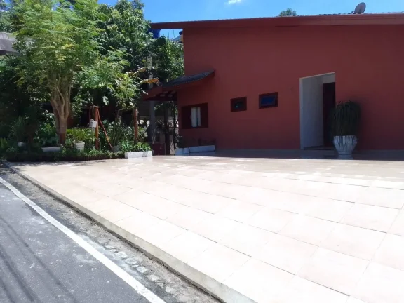 Imagem Casa no Condominio Arujá Country Club com 3 Suítes