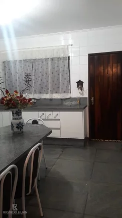 Imagem Maravilhosa casa assobradada com 3 suites e muito espaço para o conforto da sua familia