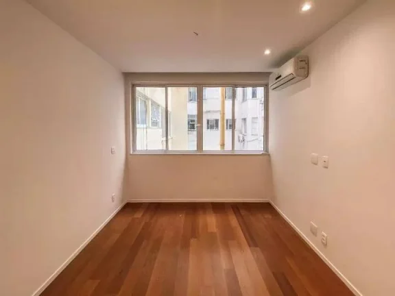 Imagem Apartamento todo reformado rua Sá ferreira com Atlântica 184m2