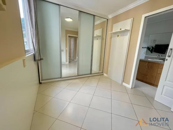 Imagem Apartamento à venda com 3 dormitórios sendo 1 suíte no Centro de Florianópolis/SC.