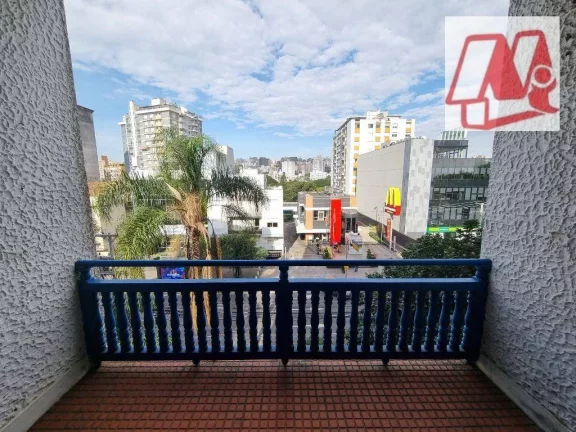 Imagem No Moinhos de Vento, 2 dormitórios, sacada e vaga.