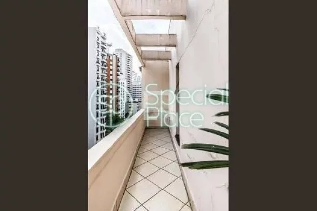 Imagem São 115m² de área privativa, dois dormitórios ( 1 suíte ) e 1 vaga na garagem. Living espaçoso...