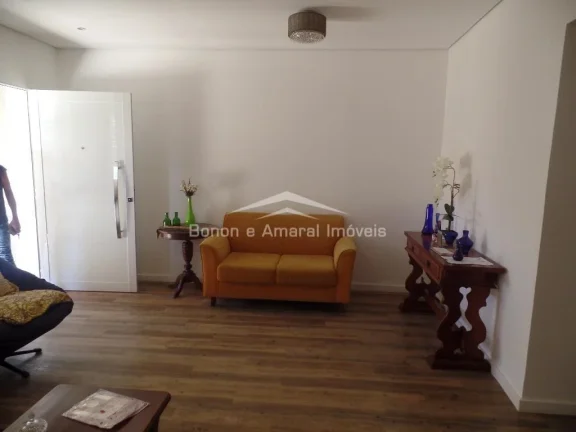 Imagem Casa à venda na Chácara da Barra. 

São duas casas no terreno, totalmente repaginadas
Frente : Ru...