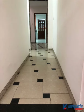 Imagem VENDO CASA DE 7/4 SENDO TRÊS COM SUÍTE NA CIDADE NOVA