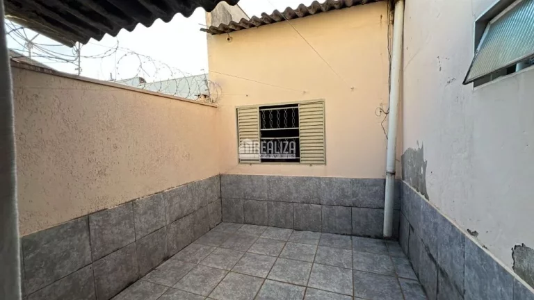 Imagem Casa para alugar no Jardim Elza Amuí I, em Uberaba